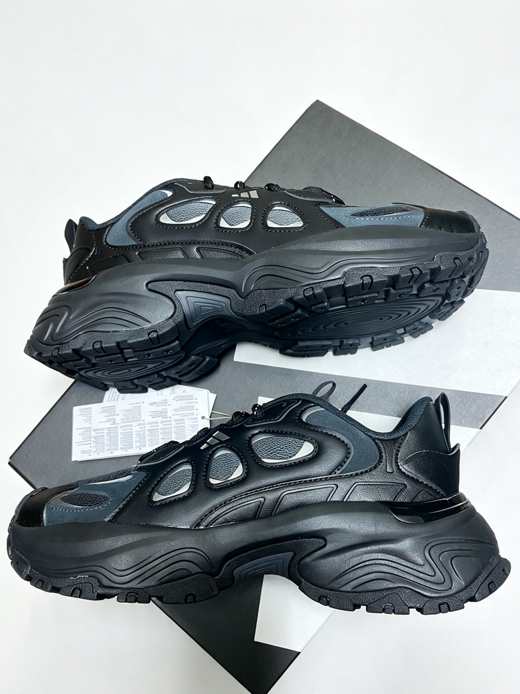 Adidas Shadow Valley – Core Black – Brand New